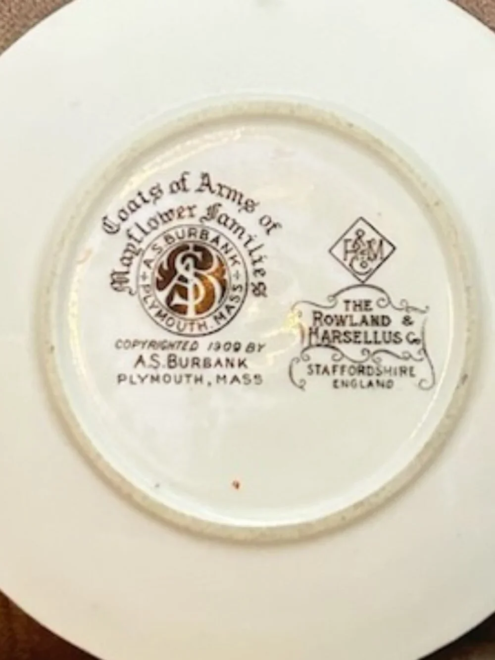 Rare Antique Souvenir Plate of Mayflower Family Coat of Arms of the 9 families